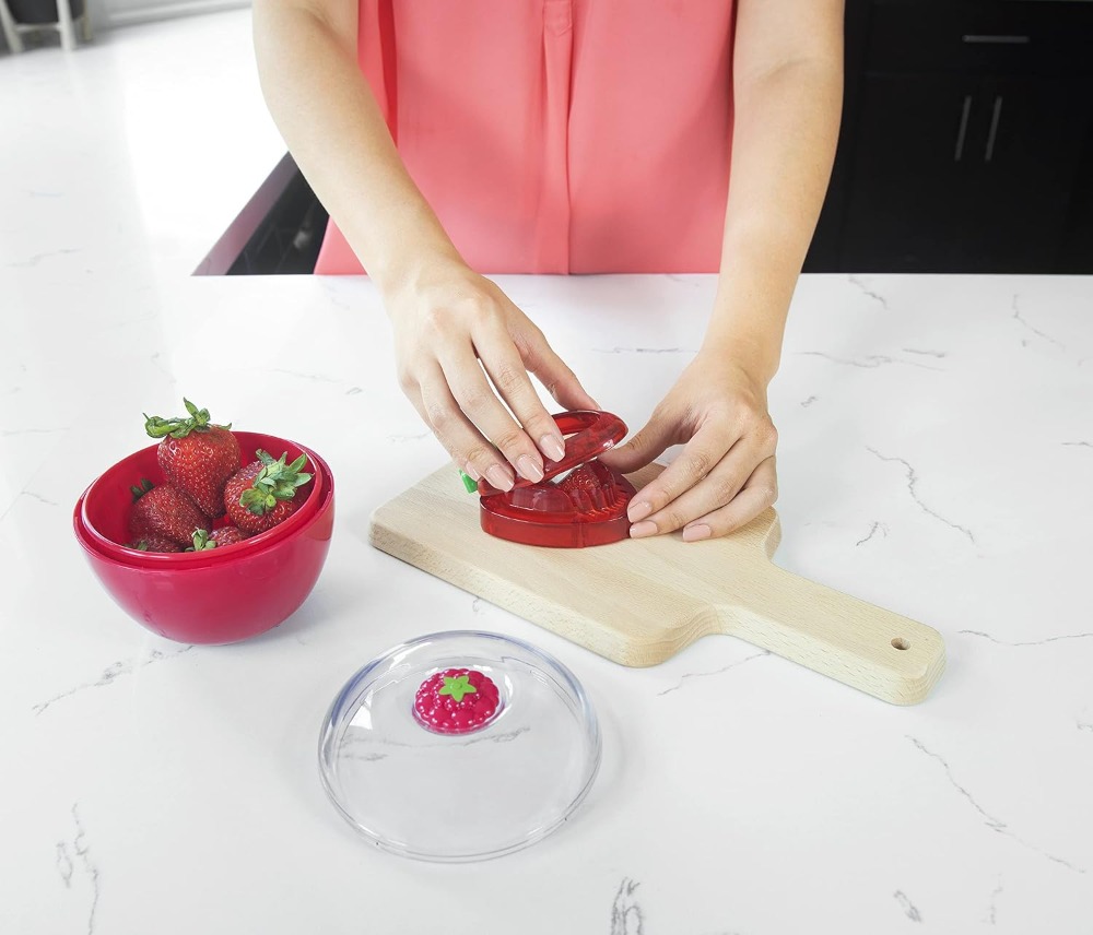 Joie ストロベリースライサー、完全に均等にカットするフル - Kitchen Gadgets Joie のレビューと価格