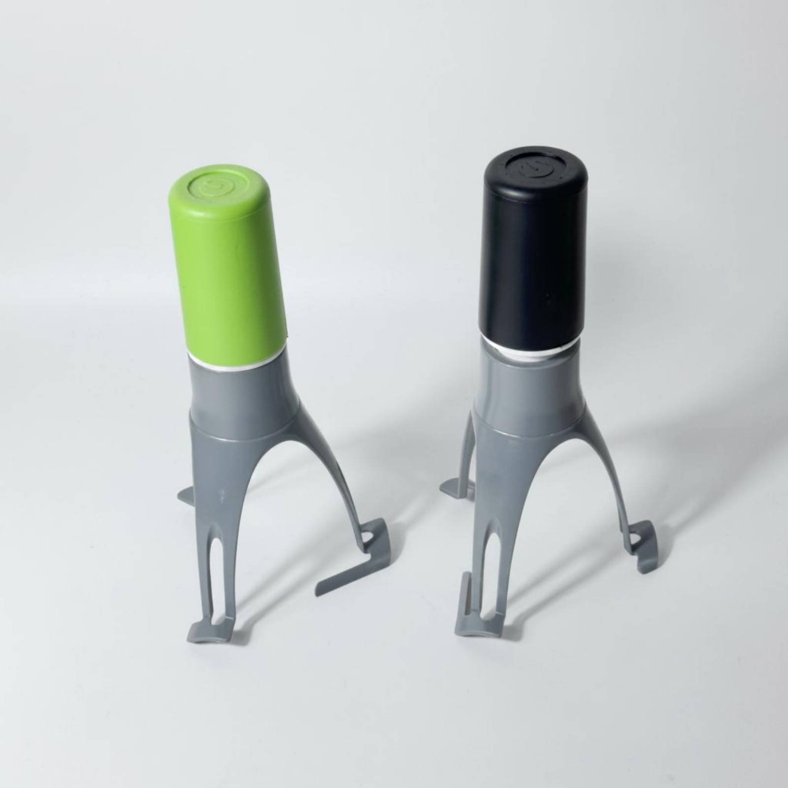 自動三角攪拌機 - ハンズフリー電動卵泡立て器＆キッチンミキ - Healthy Kitchen Gadgets のレビューと価格